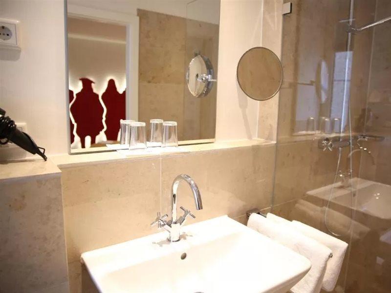 Hotel Drei Raben نورنبيرغ المظهر الخارجي الصورة